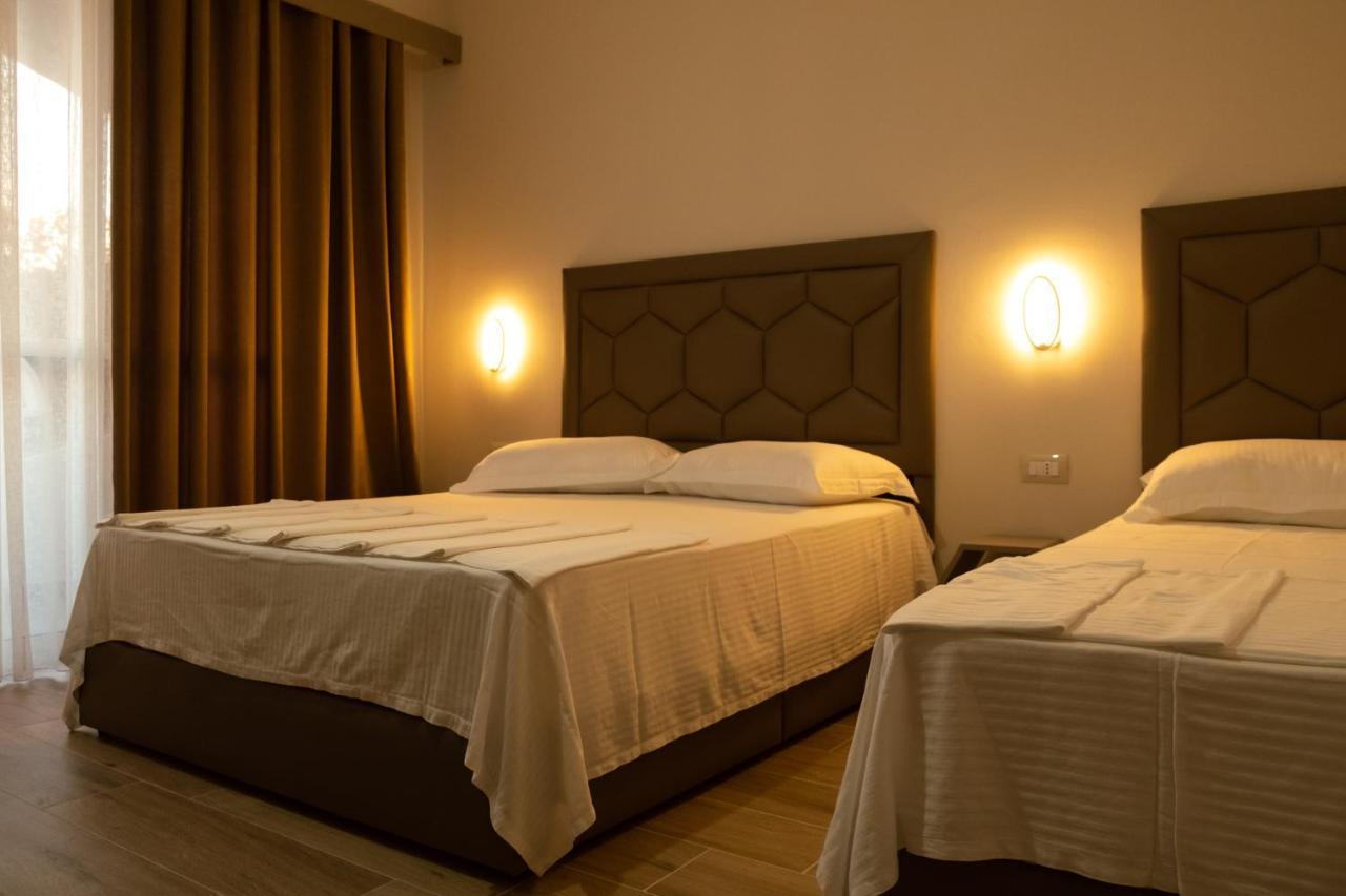Center Park Hotell Velipojë Exteriör bild
